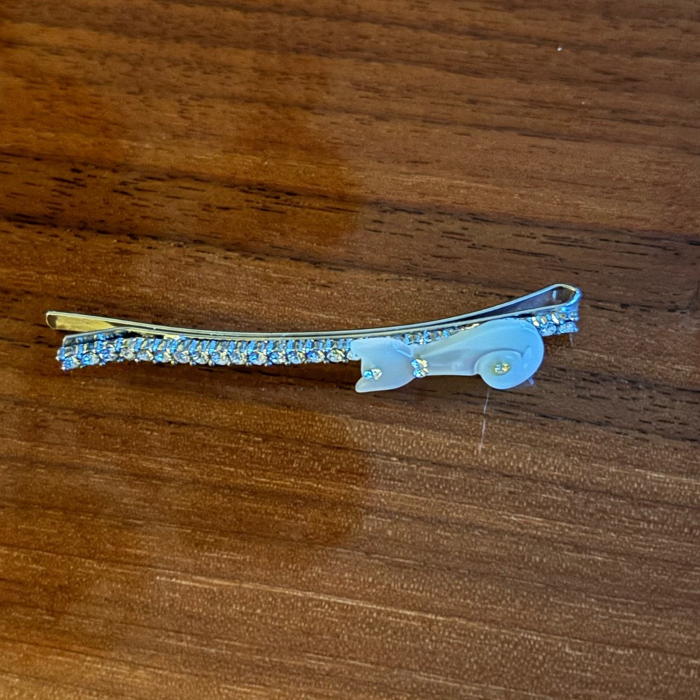 Fancy cat barette approx 2 1/2 in long